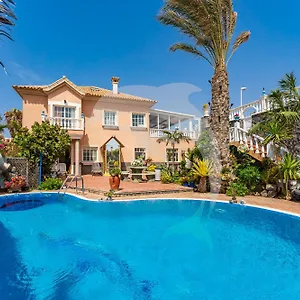 https://apartamentos-los-delfines.in-canary-islands.com